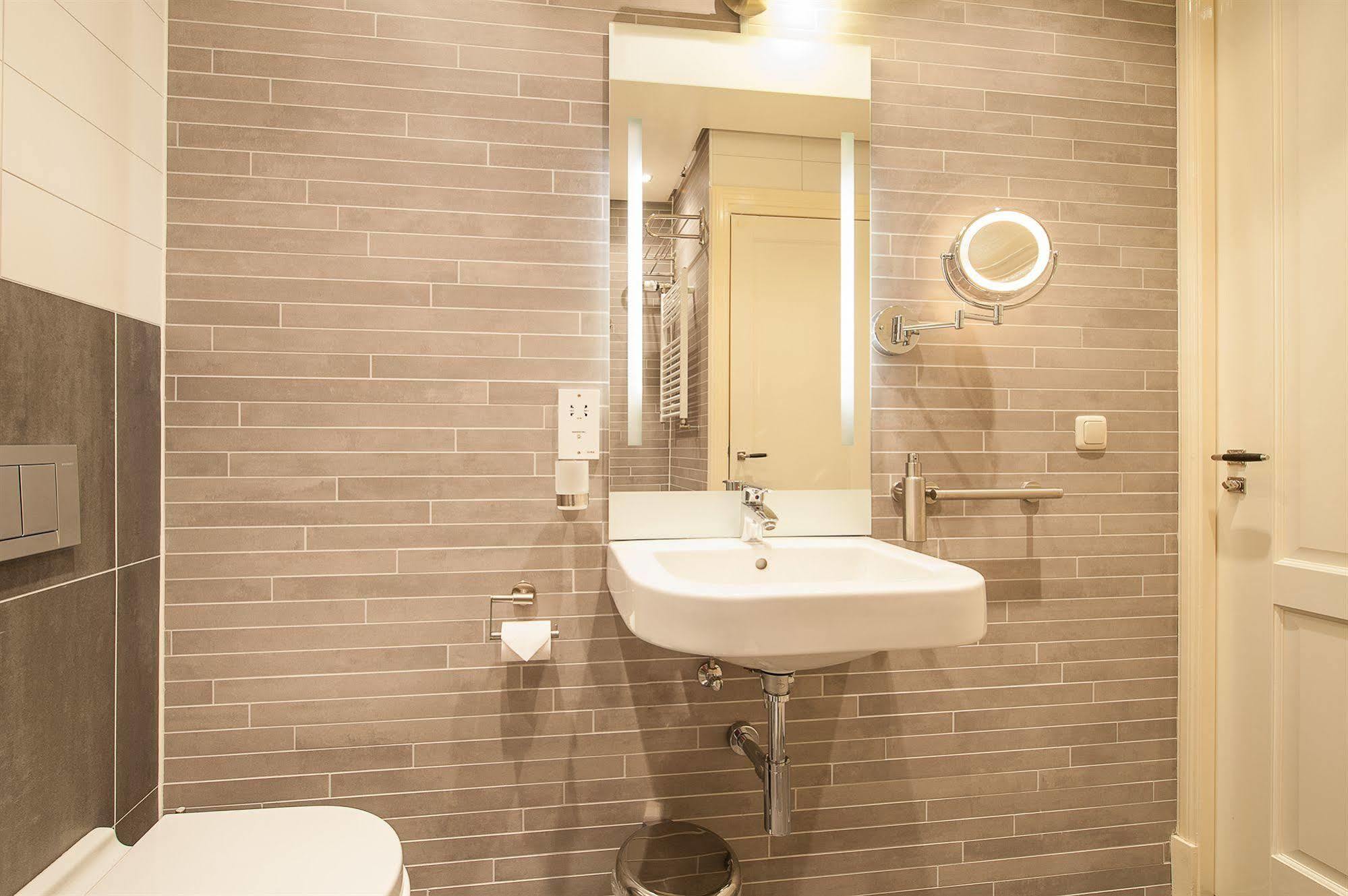Short Stay Group Dapper Market Serviced Apartments Амстердам Екстер'єр фото